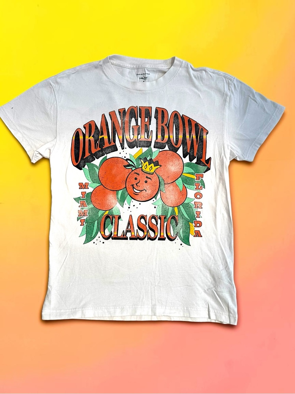 ✨Abercrombie & Fitch✨
“College Vault Collection” Orange Bowl 1995 Tee